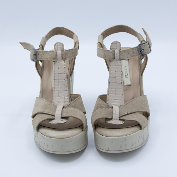 https://sh.kyveli.me/products/catiana