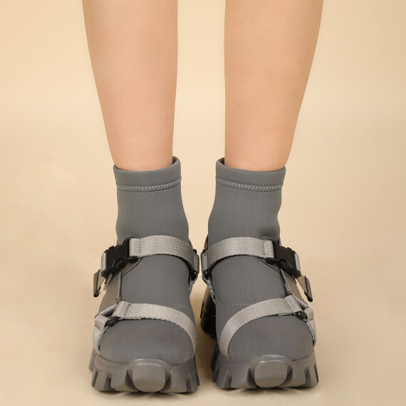 https://sh.kyveli.me/products/submarine-boots