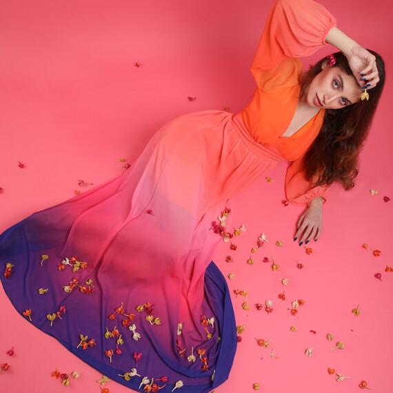 https://sh.kyveli.me/products/rainbow-dress