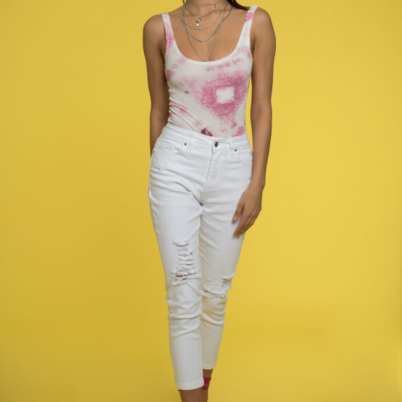 https://sh.kyveli.me/products/mom-ripped-jeans