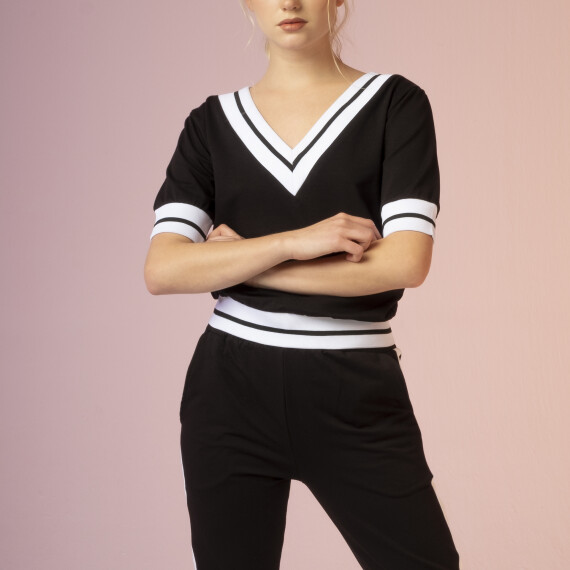 https://sh.kyveli.me/products/lounge-wear