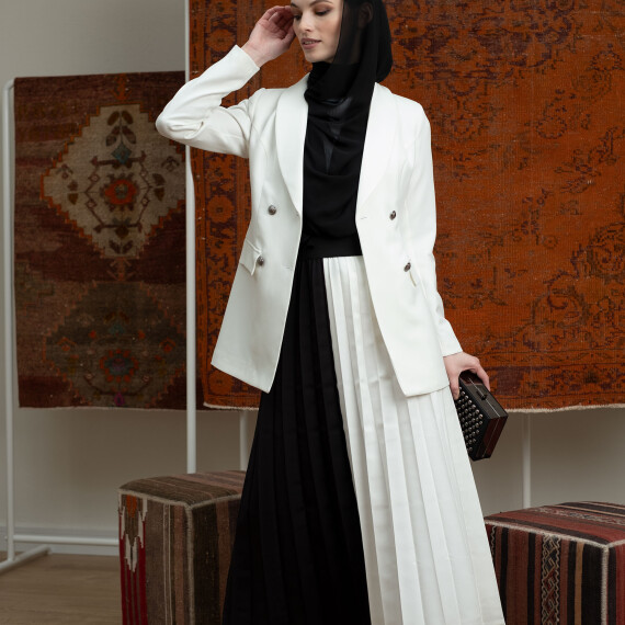 https://sh.kyveli.me/products/cruella-skirt