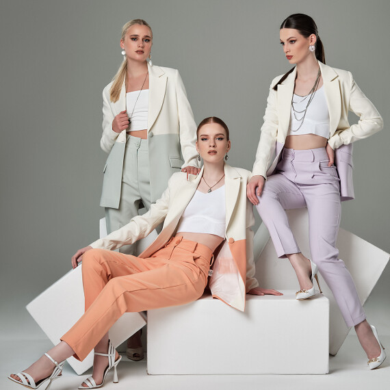 https://sh.kyveli.me/products/half-way-suit