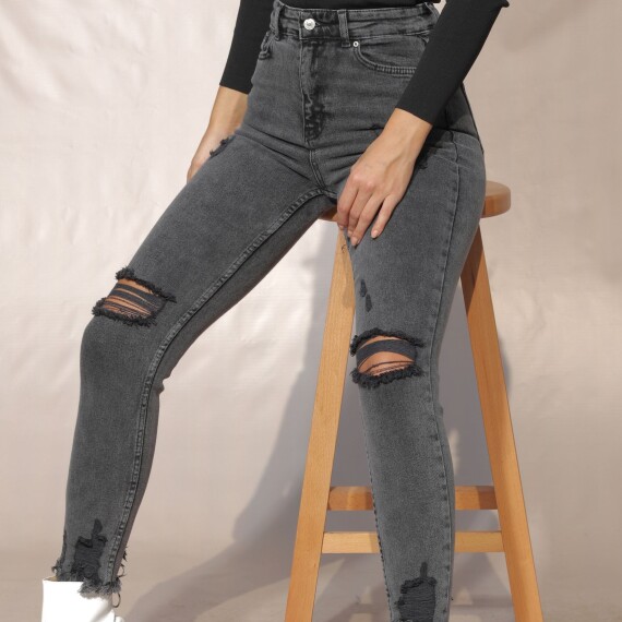 https://sh.kyveli.me/products/lycra-ripped-grey-jeans