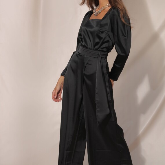 https://sh.kyveli.me/products/royal-satan-pant