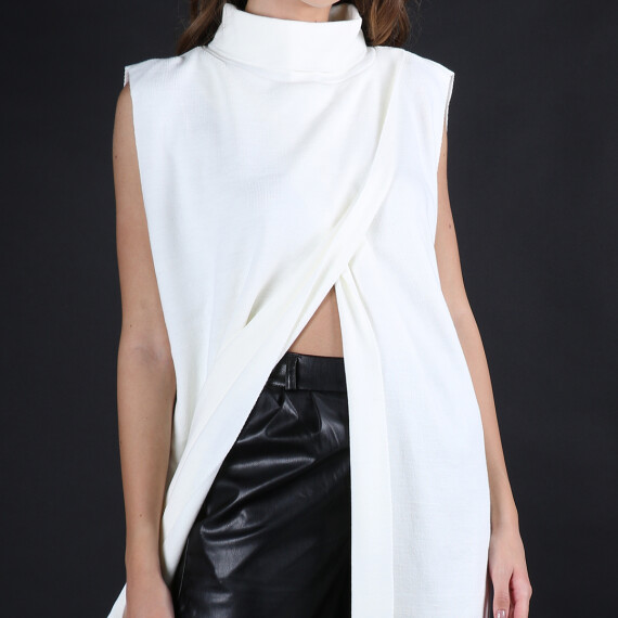 https://sh.kyveli.me/products/open-front-sleevles-top