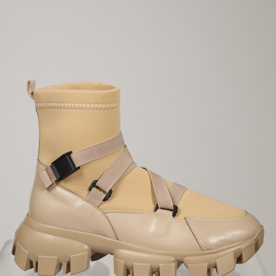 https://sh.kyveli.me/products/battle-boots