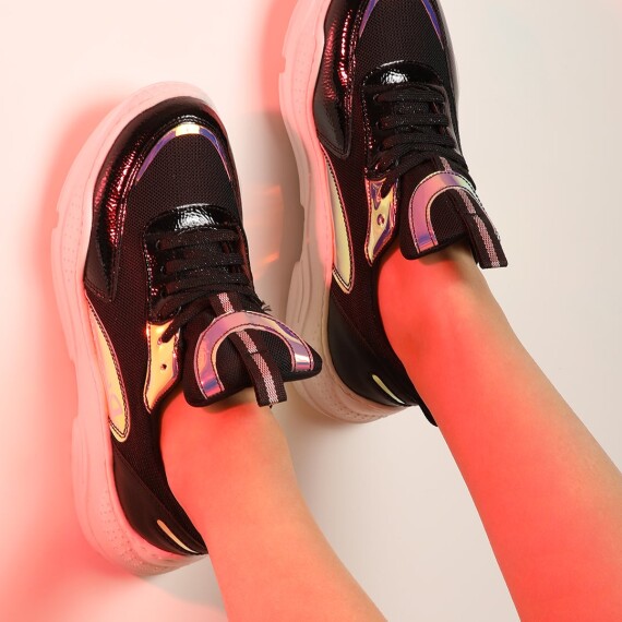 https://sh.kyveli.me/products/star-sneakers