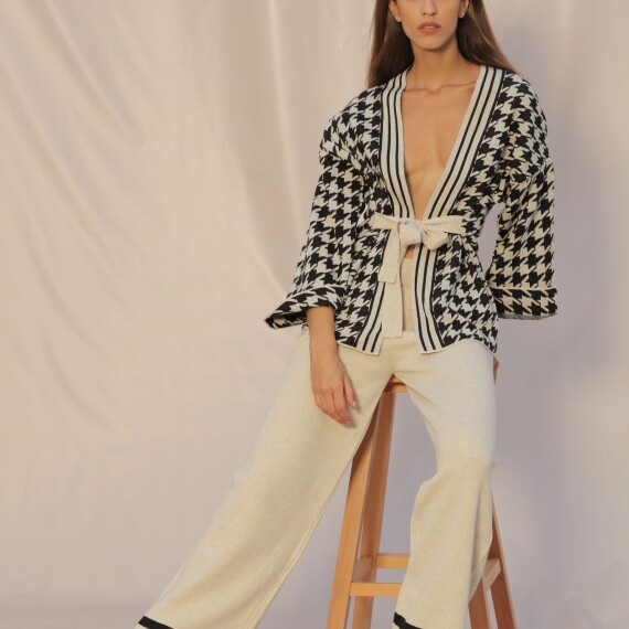 https://sh.kyveli.me/products/houndstooth-loungewear
